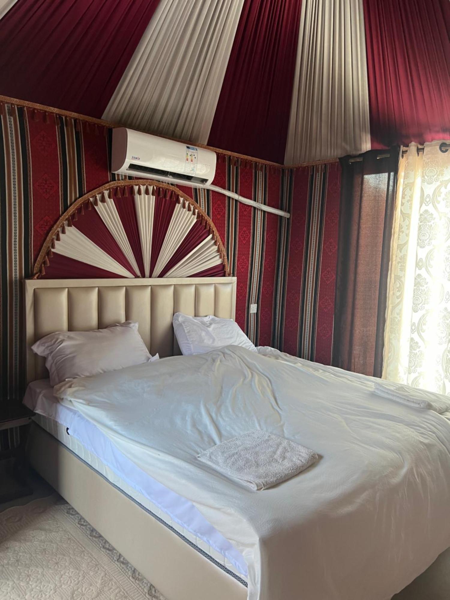 Rum Island Luxury Camp & Bubbles Hotel Wadi Rum Exterior photo